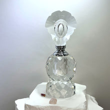 Cargar imagen en el visor de la galería, Crystal Perfume Bottle - Victorian Antique Style
