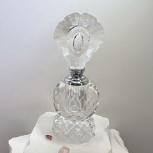 Cargar imagen en el visor de la galería, Crystal Perfume Bottle - Victorian Antique Style
