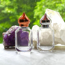 Cargar imagen en el visor de la galería, The Parfumerie offers these Clear Glass Perfume Bottles in 10 ml and 15 ml for Private Label.