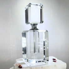Cargar imagen en el visor de la galería, Crystal Perfume Bottle - Rectangular Design