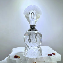Cargar imagen en el visor de la galería, Crystal Perfume Bottle - Victorian Antique Style