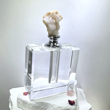 Cargar imagen en el visor de la galería, Crystal Perfume Bottle - Square Elegance, Quartz Top