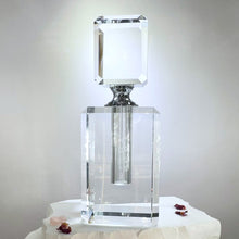 Cargar imagen en el visor de la galería, Crystal Perfume Bottle - Rectangular Design
