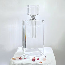 Cargar imagen en el visor de la galería, Crystal Perfume Bottle - Rectangular Opulence