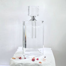 Cargar imagen en el visor de la galería, Crystal Perfume Bottle - Rectangular Opulence
