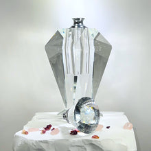Cargar imagen en el visor de la galería, Crystal Perfume Bottle - Tall & Sophisticated