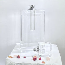 Cargar imagen en el visor de la galería, Crystal Perfume Bottle - Rectangular Opulence