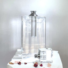 Cargar imagen en el visor de la galería, Crystal Perfume Bottle - Rectangular Opulence