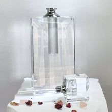 Cargar imagen en el visor de la galería, Crystal Perfume Bottle - Rectangular Opulence