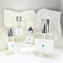 Load image into Gallery viewer, Amber White. Amber White Pefume. Amber White Oil. Amber White is a soft and delicate aroma.