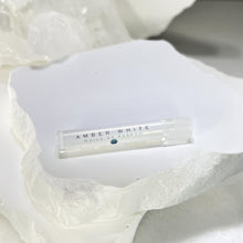 Load image into Gallery viewer, Amber Oil. 1 ml Sample Amber White perfume. The Parfumerie offers Amber White to take for a travel perfume.
