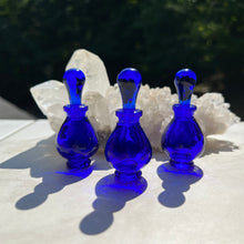 Cargar imagen en el visor de la galería, The Potion Genie Glass Perfume Bottles can be used for Attars, Perfume Oils, Essential Oils and Carrier Oils or blends you create!