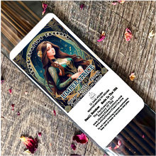 Cargar imagen en el visor de la galería, Limperatrice Incense Sticks. Aromas of luscious Kiwi, Rhubarb and Pink Pepper mingle with notes of florals, woods, citrus and amber.
