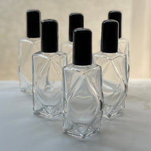 Cargar imagen en el visor de la galería, High quality glass Diamond perfume bottles made in Italy. Black Caps. These will store your Essential Oils, Perfume Oils and Fragrance Oils.