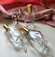 Cargar imagen en el visor de la galería, Glass Bottle with a Gold Cap for your Private Label needs or a holiday gift!