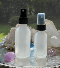 Cargar imagen en el visor de la galería, Frosted Spray Fine Mist Glass Bottles are the perfect gift to give someone filled with their favorite Essential Oil. The Parfumerie has a great selection of Essential Oils to go with these bottles, too!