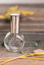 Cargar imagen en el visor de la galería, Perfume Bottle. Atomizer Bottle with Sprayer top in Silver with matching over cap. These Spray Bottles are perfect for Perfume Oils, Essential Oils, Fragrance Oils and Room Sprays.