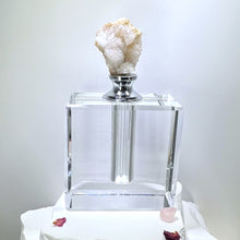 Cargar imagen en el visor de la galería, Crystal Perfume Bottle - Square Elegance, Quartz Top