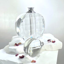 Cargar imagen en el visor de la galería, Crystal Perfume Bottle - Flat Round