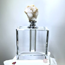 Cargar imagen en el visor de la galería, Crystal Perfume Bottle - Square Elegance, Quartz Top