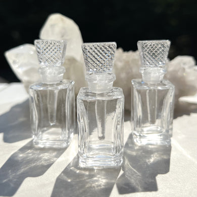 The Parfumerie offers an Attar Bottle that makes a perfect Perfume Bottle for a Unisex Gift.