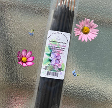 Cargar imagen en el visor de la galería, Varitas de incienso de combustión larga Natural Joss violeta africana de 11 pulgadas
