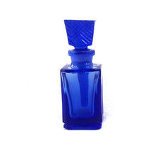 Load image into Gallery viewer, The Parfumerie offers the perfect size Fragrancia Perfume Bottles for your Gift Giving.