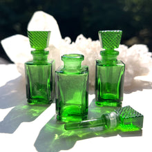 Load image into Gallery viewer, The Parfumerie offers Green Perfume Bottles for Perfume Oils, Essential Oils and Fragrancia Oils.