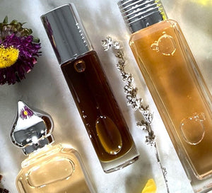 The Parfumerie offers Perfume oils in a Roller Bottle with Steel Roller and Silver Cap or a 10 and 30 ml Gift Bottle!!