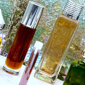 The Parfumerie's Perfume bottle options are 1 ml Sample Vial, 8 ml gift bottle, 10 ml Roll On Bottle and a 30 ml Gift Bottle.