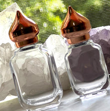 Load image into Gallery viewer, The Parfumerie offers these Clear Glass Perfume Bottles in 10 ml and 15 ml for Private Label.