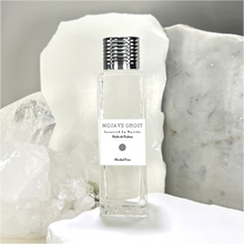 Cargar imagen en el visor de la galería, Mojave Ghost 30 ml Gift Bottle. A clear Perfume Bottle with a silver ribbed cap.