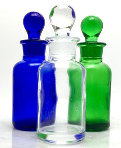 1 oz. Apothecary Bottles are offered at The Parfumerie for all of your fragrancia perfume needs.