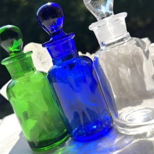 These Glass Fragrancia Perfume Apothecary Bottles come in Clear Glass, Cobalt Blue Glass and Green Glass.