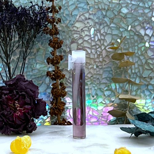 Jewel of the Nile 1 ml Sample Vial at The Parfumerie. Test your perfume scent and compatibility with your skin.