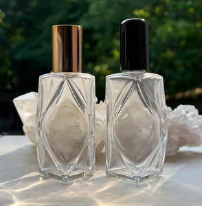 Diamond Style high quality glass perfume bottles made in Italy. Cap options include black caps and gold caps. These will store your Essential Oils, Perfume Oils and Fragrance Oils.