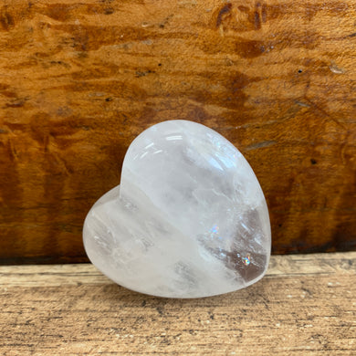 Corazón de cristal de cuarzo transparente