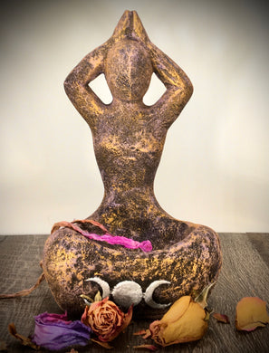 Estatua de la Diosa de la Triple Luna - Oro/Púrpura