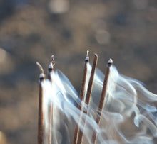 Cargar imagen en el visor de la galería, Madagascar Vanilla Incense Sticks