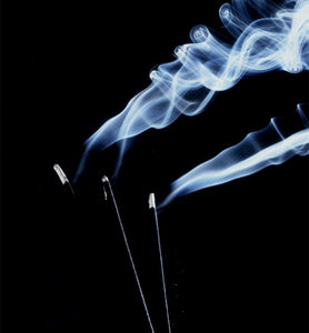 China Musk Natural Joss Stick Incense 11 Inch  burning inside
